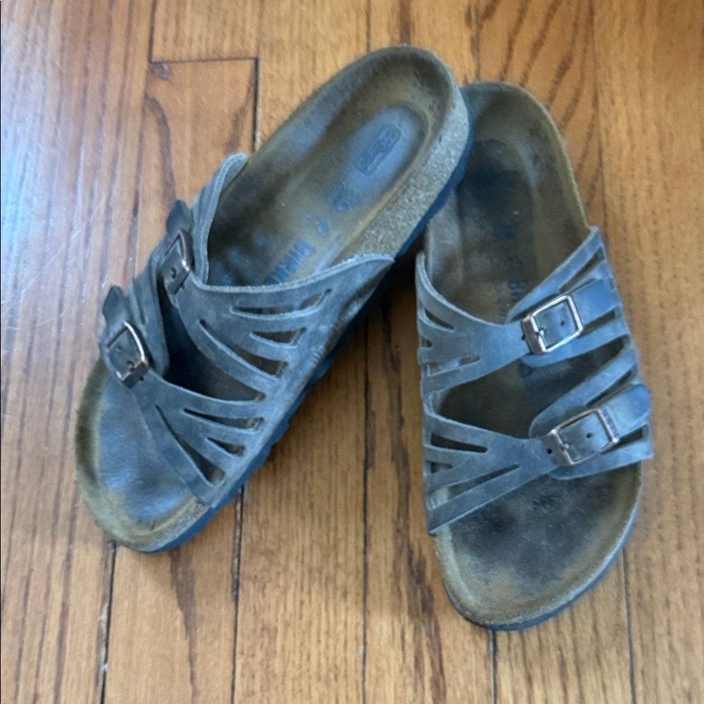 Birkenstock’s Softball Narrow Size 36 (6), preloved.